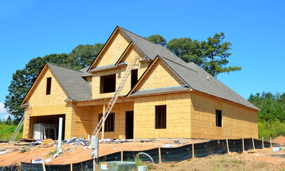Właściwie z bieżącymi przepisami świeżo budowane domy muszą być oszczędne.