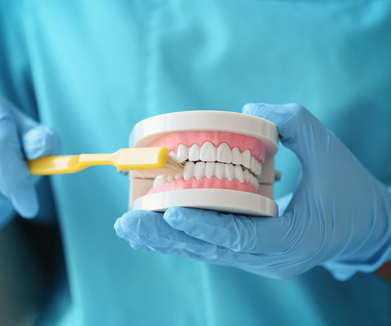 Kompleksowe leczenie dentystyczne – odkryj ścieżkę do zdrowego i uroczego uśmiechów.