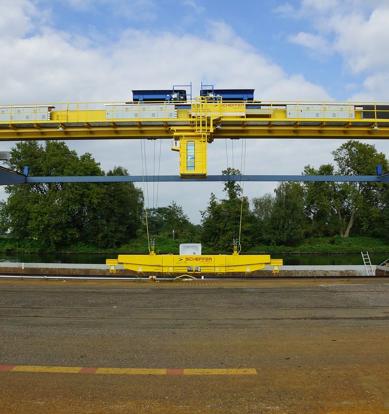 Fabryki zajmujące się dostarczaniem maszyn posiadają w ofercie standardowe warianty