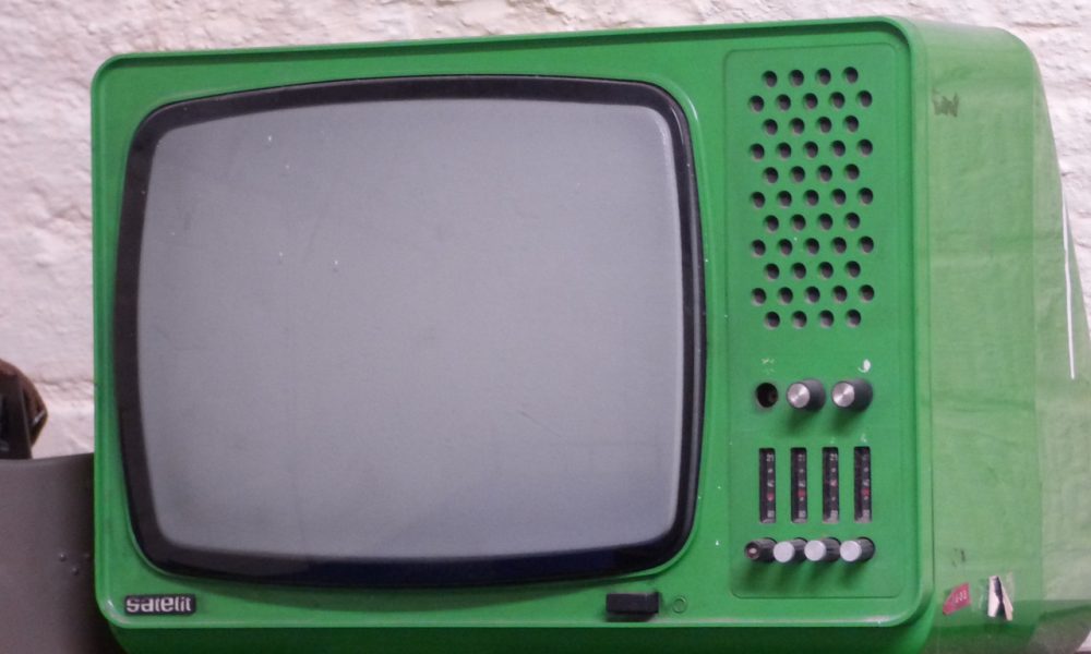 We współczesnych czasach ogromnie wiele osób przeznacza swój wolny czas przed telewizorem